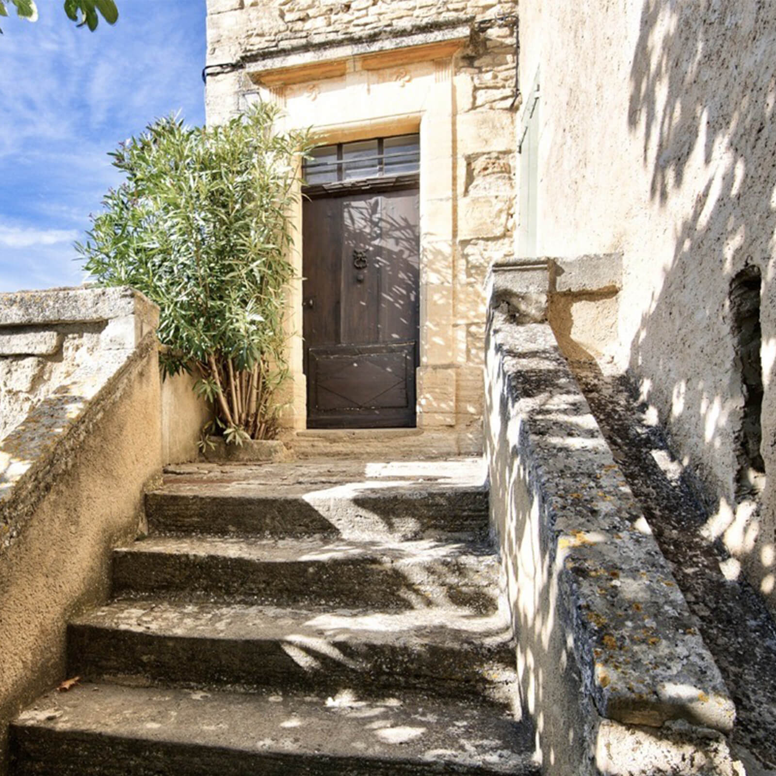 the-view-gordes-villa-pool-house-51